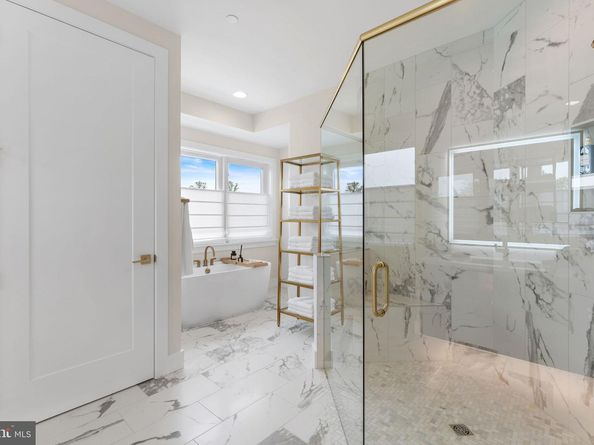 1622 Chain Bridge Road, Mclean VA 22101