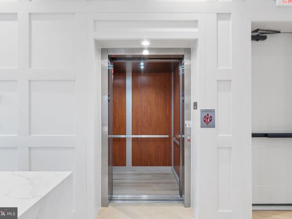 1622 Chain Bridge Road, Mclean VA 22101