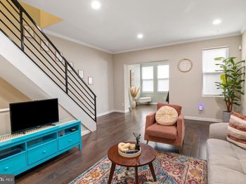1741 Georges Lane