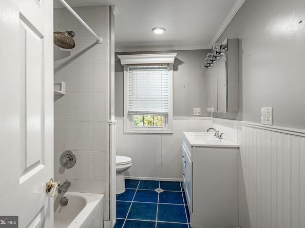 657 Walker Road, Wayne PA 19087