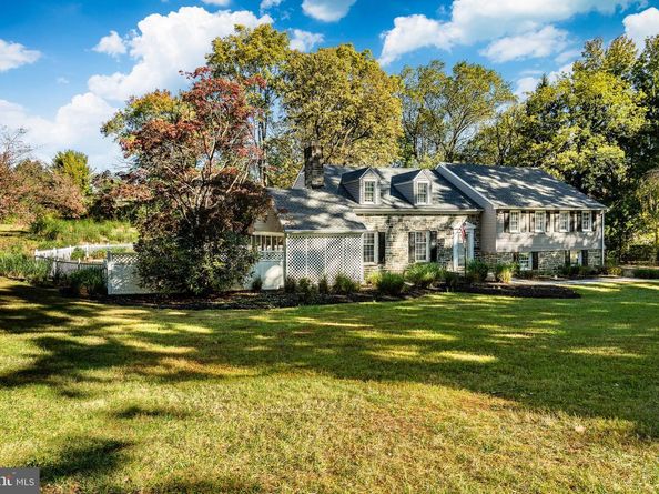 657 Walker Road, Wayne PA 19087