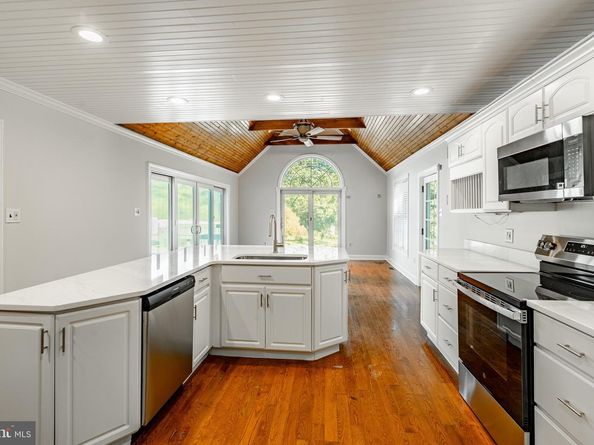 657 Walker Road, Wayne PA 19087