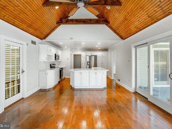 657 Walker Road, Wayne PA 19087