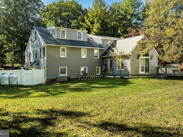 657 Walker Road, Wayne PA 19087