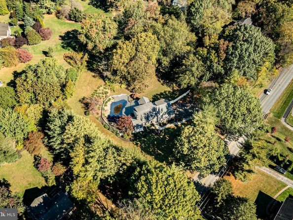 657 Walker Road, Wayne PA 19087