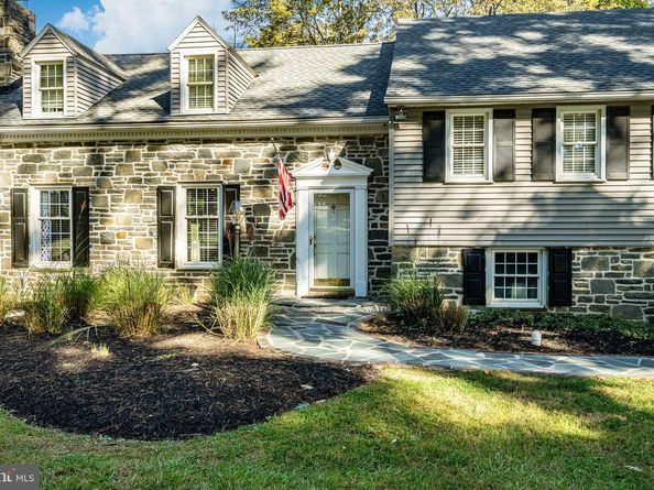 657 Walker Road, Wayne PA 19087