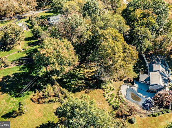 657 Walker Road, Wayne PA 19087