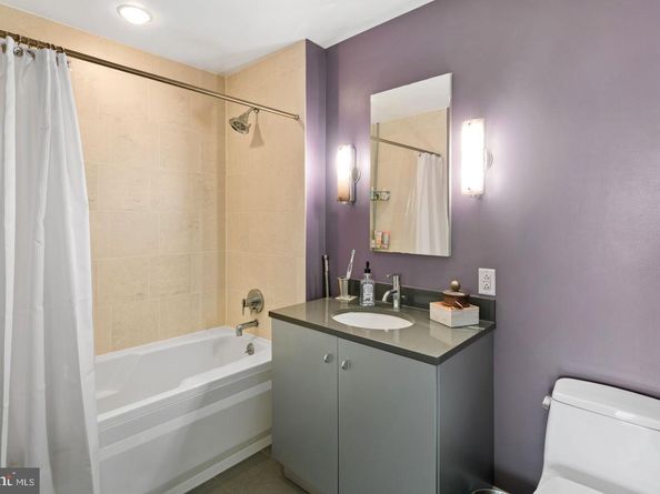 2101 Market Street 1408, Philadelphia PA 19103