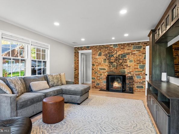 205 Vassar Place, Alexandria VA 22314
