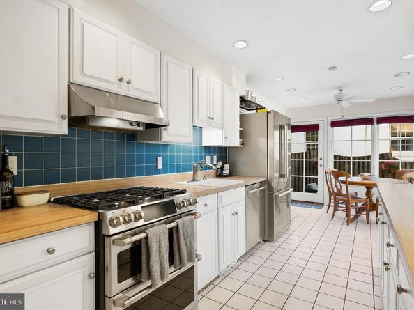 205 Vassar Place, Alexandria VA 22314