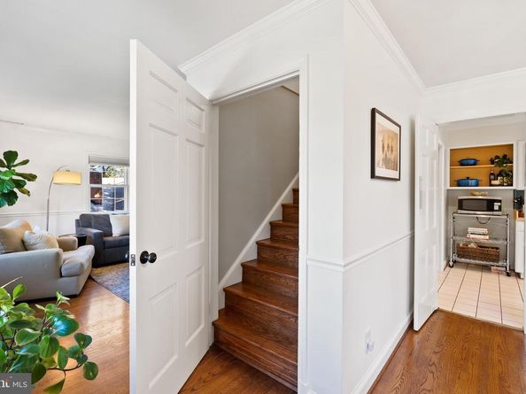 205 Vassar Place, Alexandria VA 22314