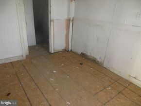 5340 W Oxford Street, Philadelphia PA 19131