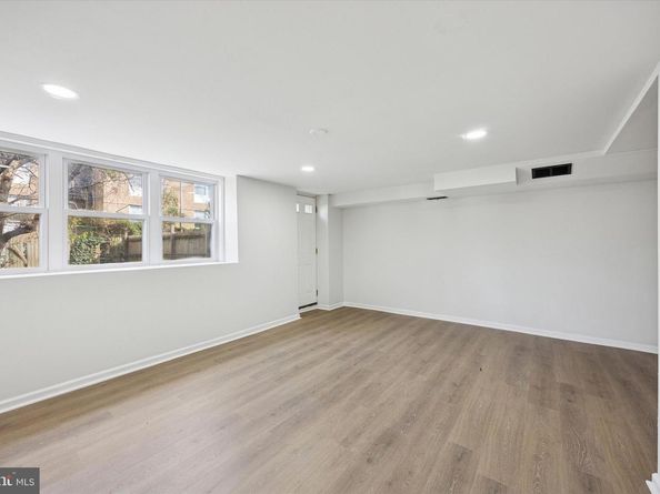 11830 Basile Road, Philadelphia PA 19154