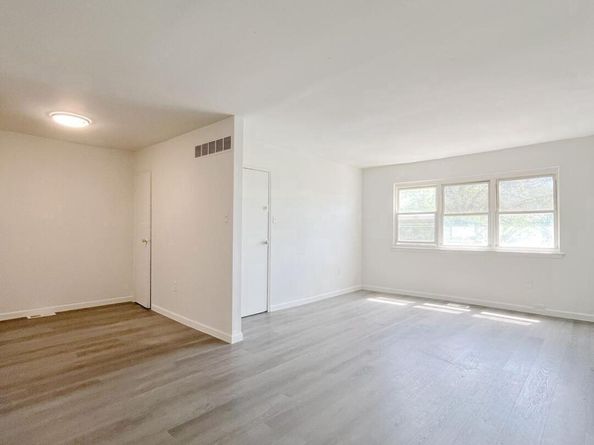 8820 Cottage Street, Philadelphia PA 19136