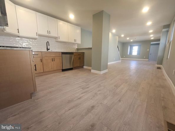 6003 N 10TH Street, Philadelphia PA 19141