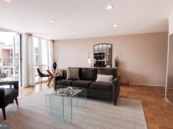 1642 Chimney House Road, Reston VA 20190