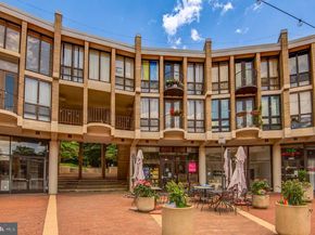 1642 Chimney House Road, Reston VA 20190