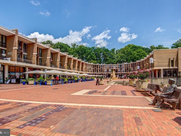1642 Chimney House Road, Reston VA 20190