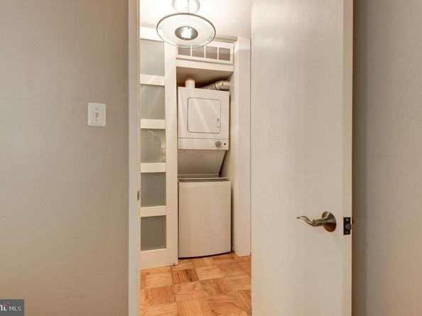 1642 Chimney House Road, Reston VA 20190