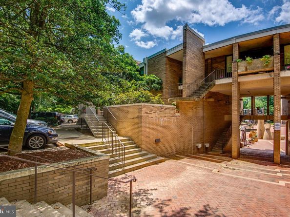 1642 Chimney House Road, Reston VA 20190