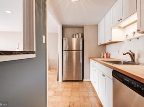 1642 Chimney House Road, Reston VA 20190