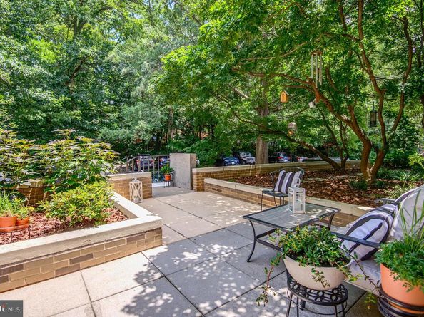 1642 Chimney House Road, Reston VA 20190