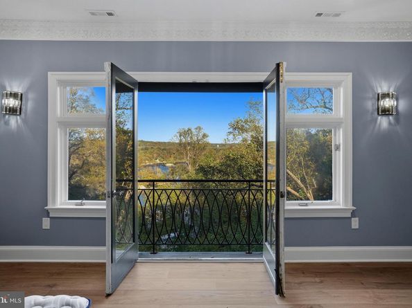 703 Potomac Knolls, Mclean VA 22102