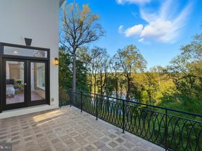 703 Potomac Knolls, Mclean VA 22102