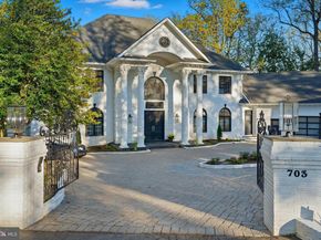 703 Potomac Knolls, Mclean VA 22102