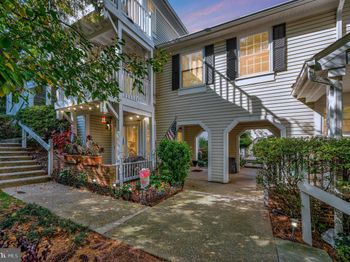 2921 S Woodley Street