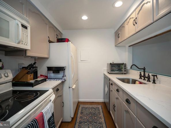 2921 S Woodley Street 1, Arlington VA 22206