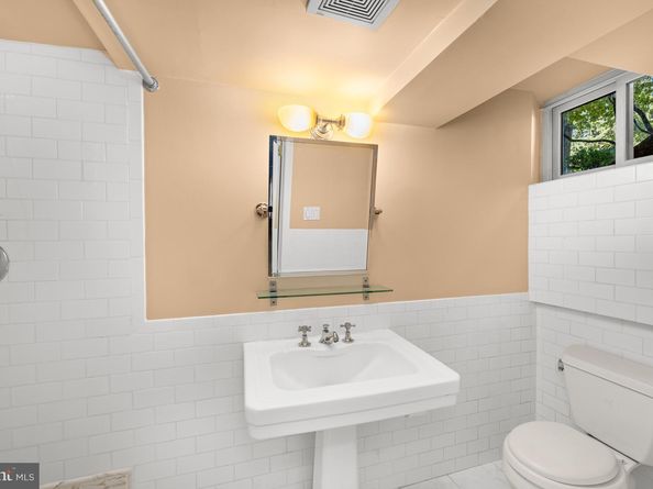 4438 Lowell Street NW, Washington DC 20016