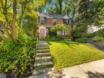 4438 Lowell Street NW