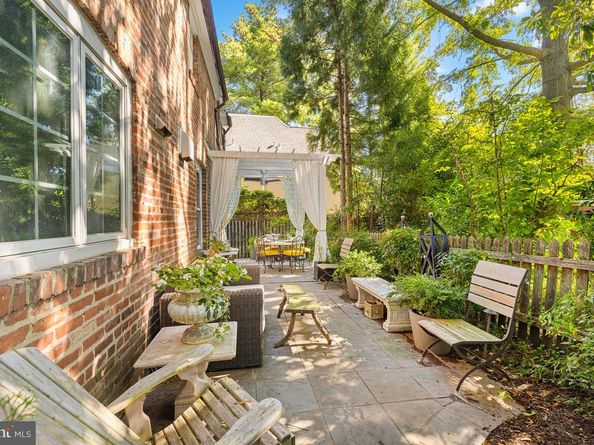 4438 Lowell Street NW, Washington DC 20016