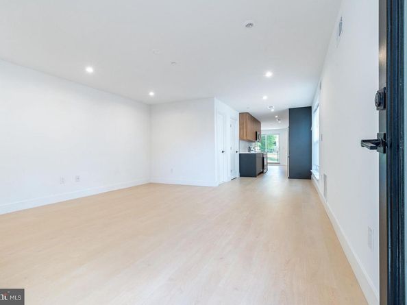 1649 6TH Street N, Philadelphia PA 19122