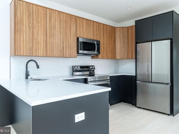 1649 6TH Street N, Philadelphia PA 19122