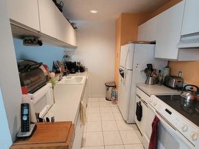 11 N 2nd Street 306, Philadelphia PA 19106