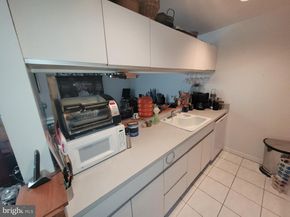 11 N 2nd Street 306, Philadelphia PA 19106