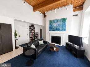 11 N 2nd Street 306, Philadelphia PA 19106