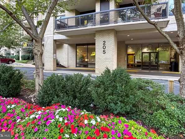 205 Yoakum Parkway 1509, Alexandria VA 22304