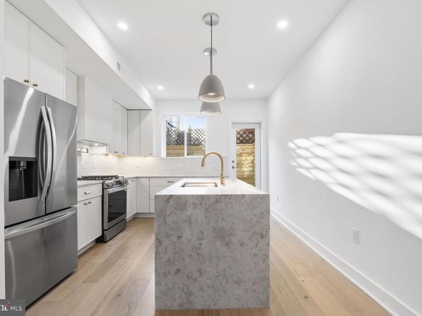 1318 S 8TH Street, Philadelphia PA 19147