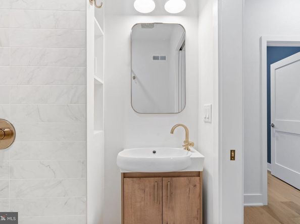 1318 S 8TH Street, Philadelphia PA 19147