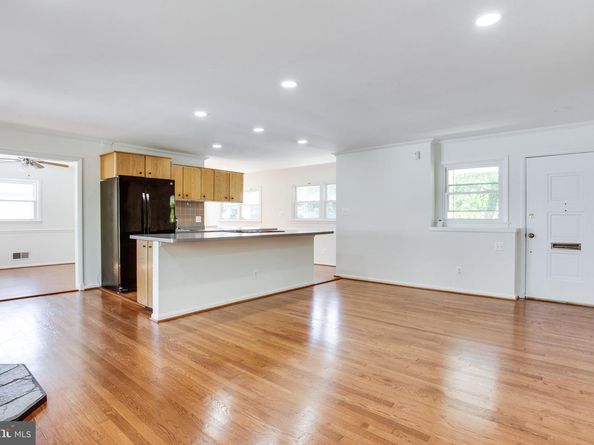 408 Branch Road SE, Vienna VA 22180