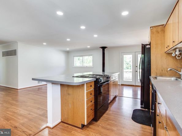 408 Branch Road SE, Vienna VA 22180