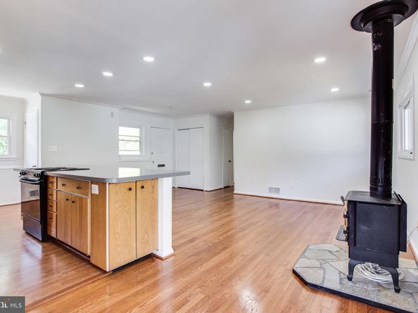 408 Branch Road SE, Vienna VA 22180