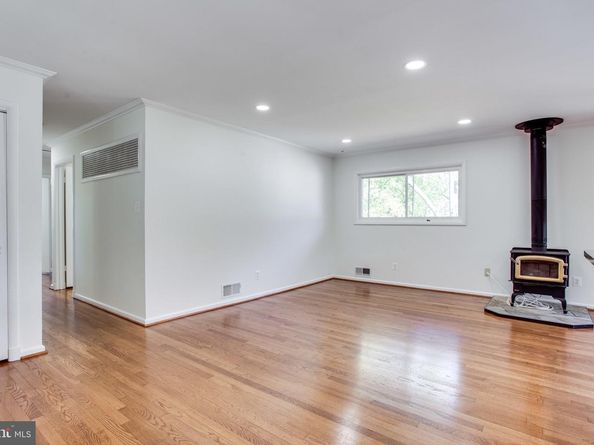 408 Branch Road SE, Vienna VA 22180