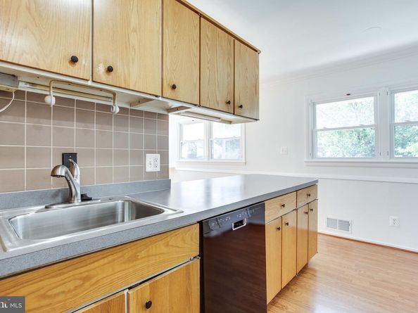 408 Branch Road SE, Vienna VA 22180