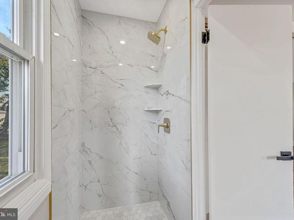 301 Shadeland Avenue, Drexel Hill PA 19026