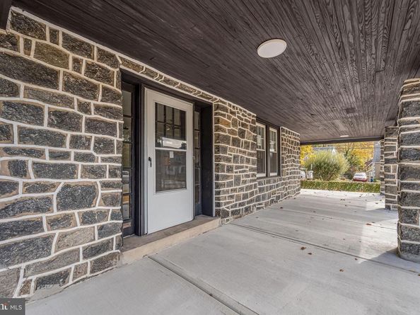 301 Shadeland Avenue, Drexel Hill PA 19026