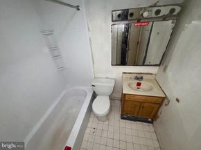 1134 South Street A, Philadelphia PA 19147